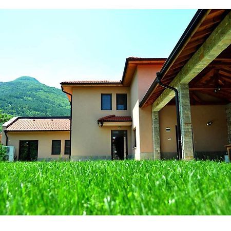 Yustina Villas Guest House Ustina Exterior foto