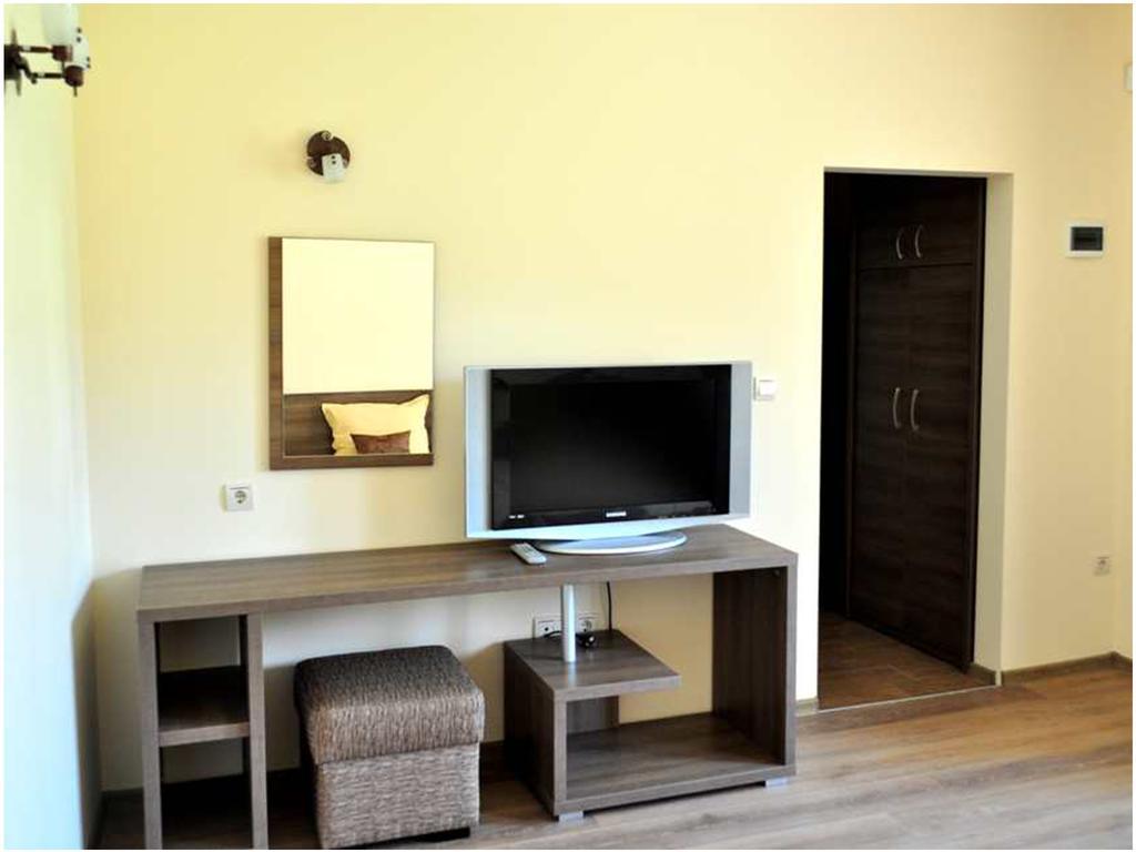 Yustina Villas Guest House Ustina Quarto foto